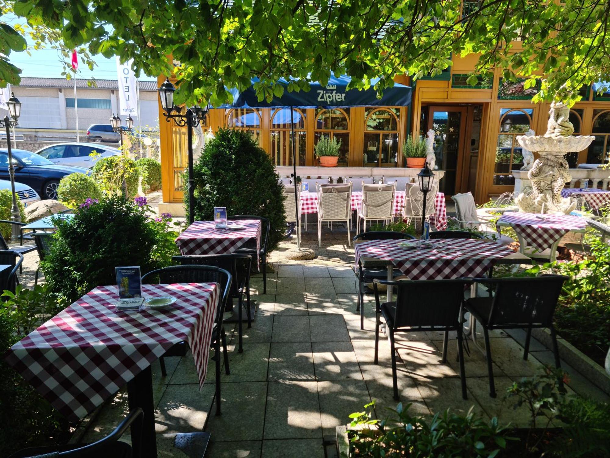 Hoeckner Plaza Hotel Attnang-Puchheim エクステリア 写真
